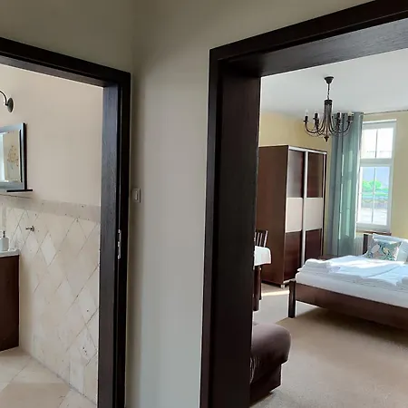 לינה וארוחת בוקר Mlyn Warminski -hotelik Hermes Pieniezno