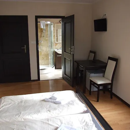 Mlyn Warminski -hotelik Hermes Pieniezno
